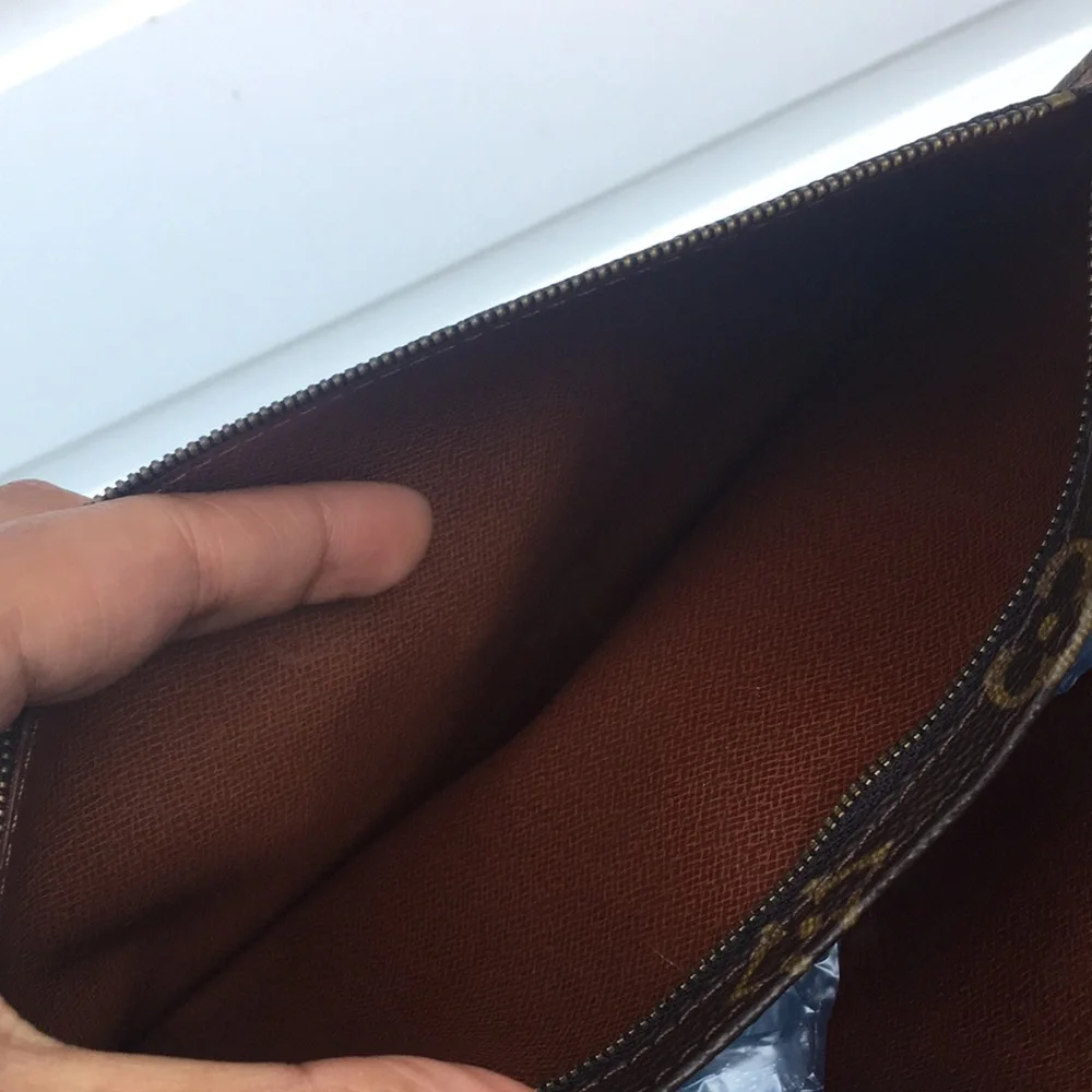 💯Authentic Louis Vuitton Vintage Clutch